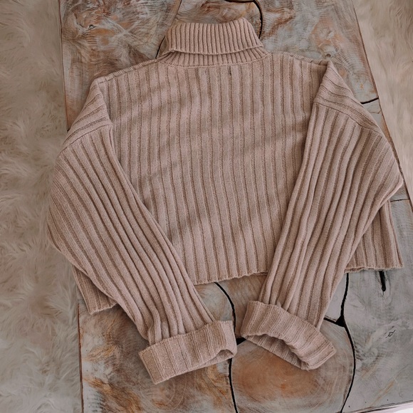 FOREVER 21 SWEATER 🪽✨ - Picture 8 of 9